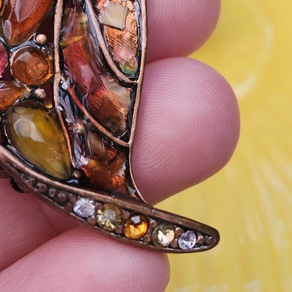 Vintage Liz Claiborne Brass Tone Leaf Brooch with Rhinestones & Resin Details - Picture 5 of 11